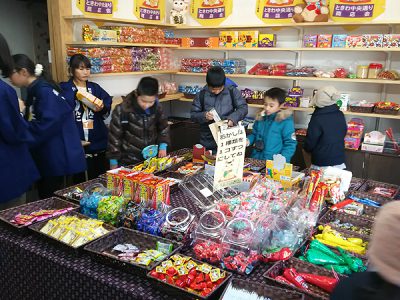 「駄菓子屋にゃんこ」来場者３００人越を達成！